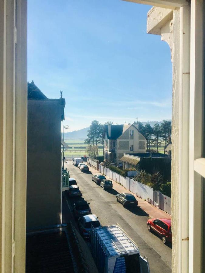 Appartement En Plein Centre De Deauville 2Eme Buitenkant foto